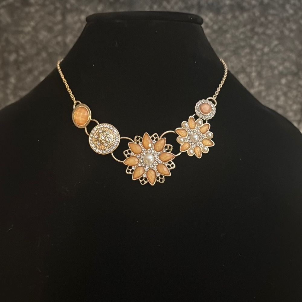 Elegant Gold and Peaches & Cream Floral Necklace